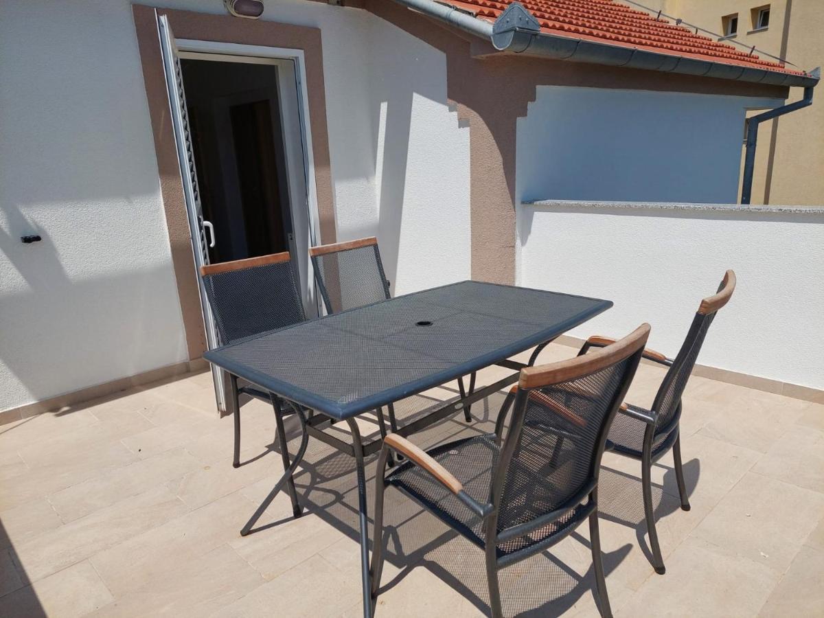 Apartments "Jope I Toni" Biograd Na Moru Ngoại thất bức ảnh